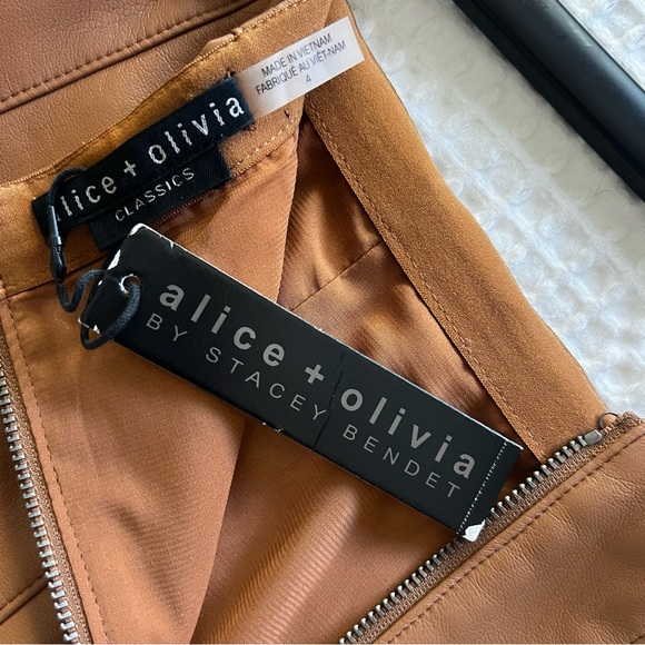 NEW Alice + Olivia Carter Vegan Camel Pleated Leather Skirt 4 - Picture 5 of 11